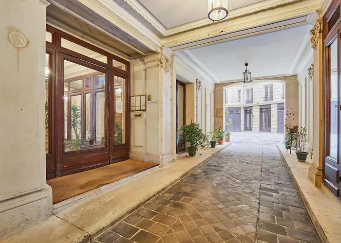 Chic Saint Honore Luxury With Ac Апартаменты Париж