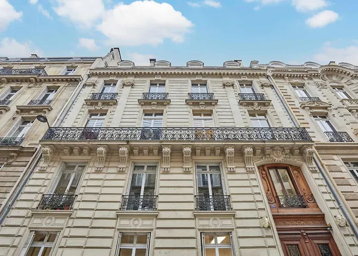 Апартаменты Chic Saint Honore Luxury With Ac Париж