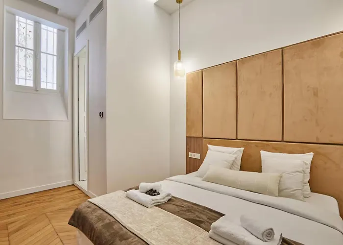 Chic Saint Honore Luxury With Ac Апартаменты *