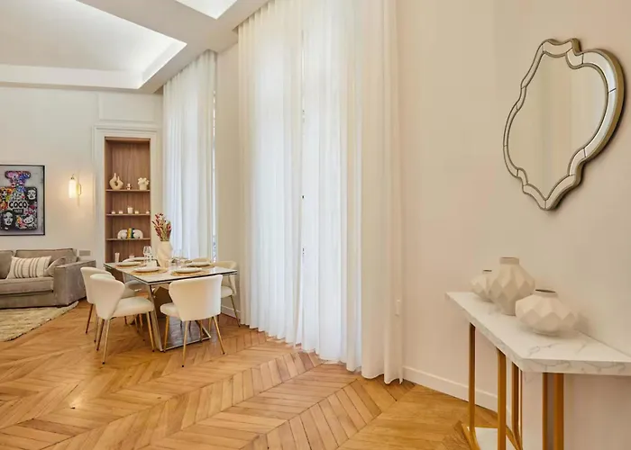 Chic Saint Honore Luxury With Ac Апартаменты Париж